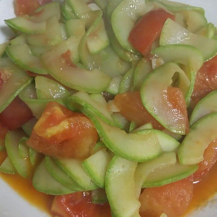 西红柿炒西葫芦