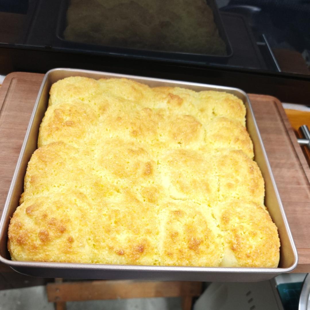 一次发酵同样松软的椰蓉小面包