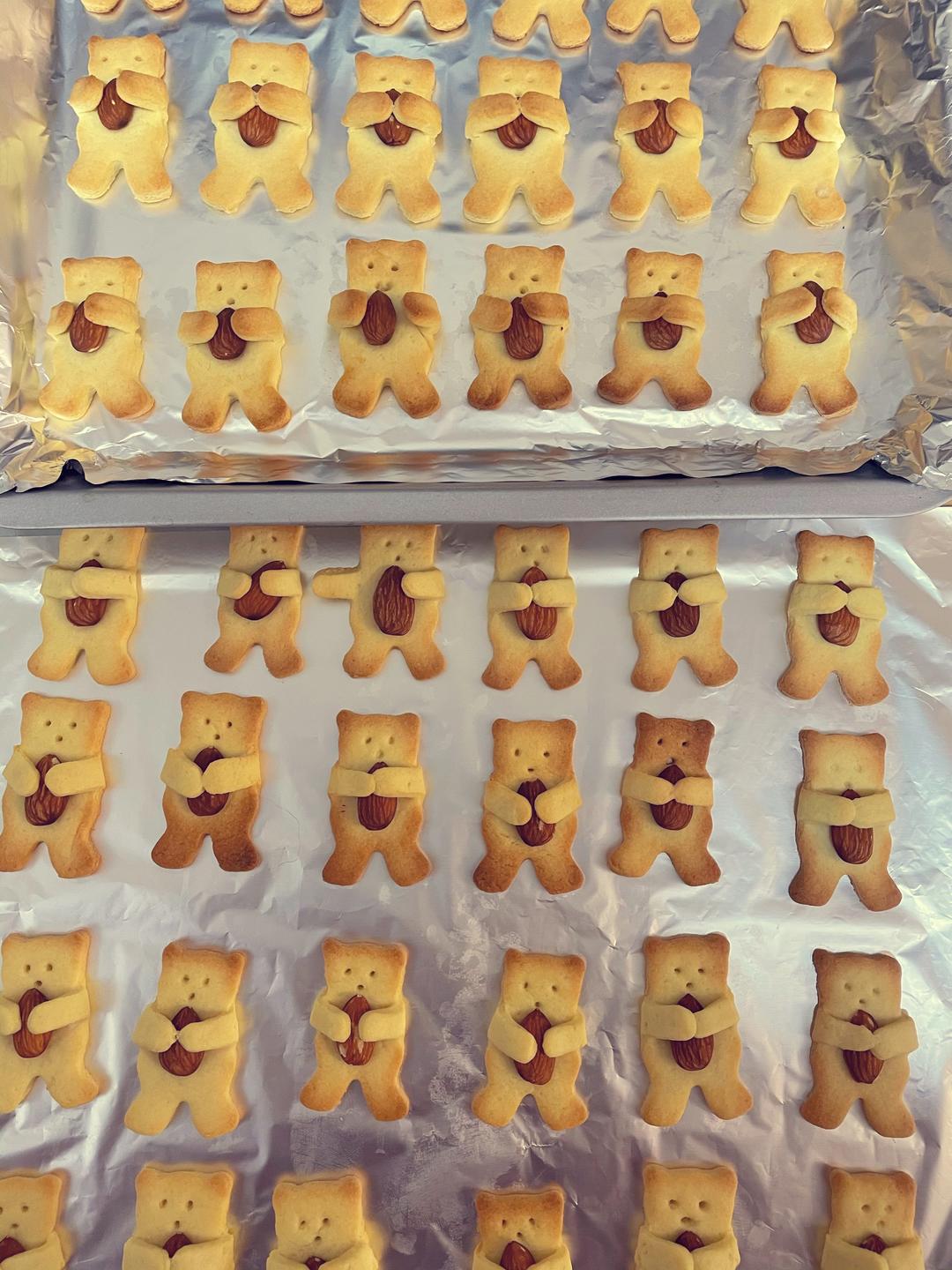小熊抱抱杏仁饼干