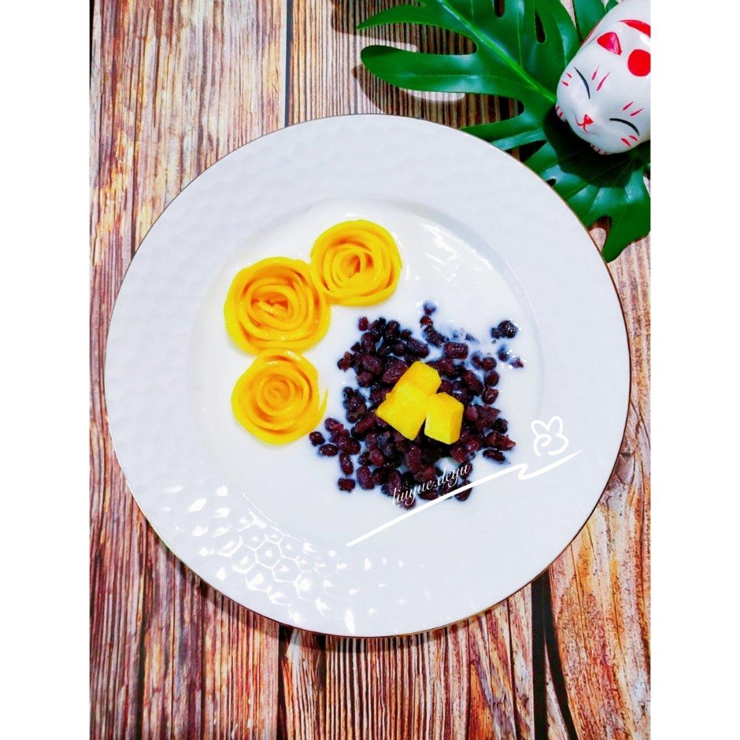 椰浆芒果糯米饭（附芒果玫瑰花做法）