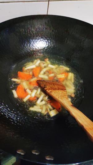 暖心暖胃的菌菇汤（10分钟超快手）的做法 步骤4