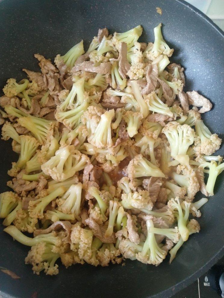 干煸菜花（花菜炒肉）