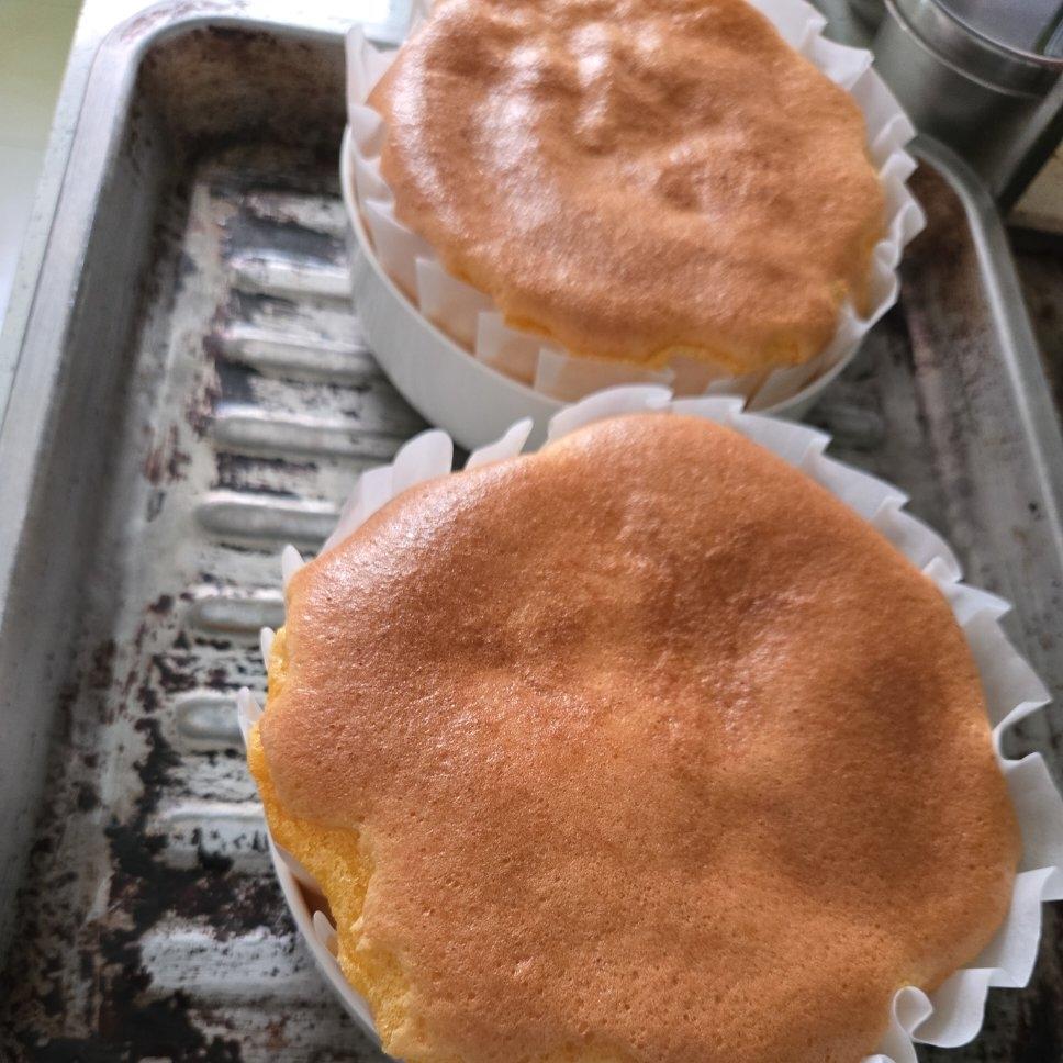 4种材料就能做蜂蜜凹蛋糕 店里卖38元1个！