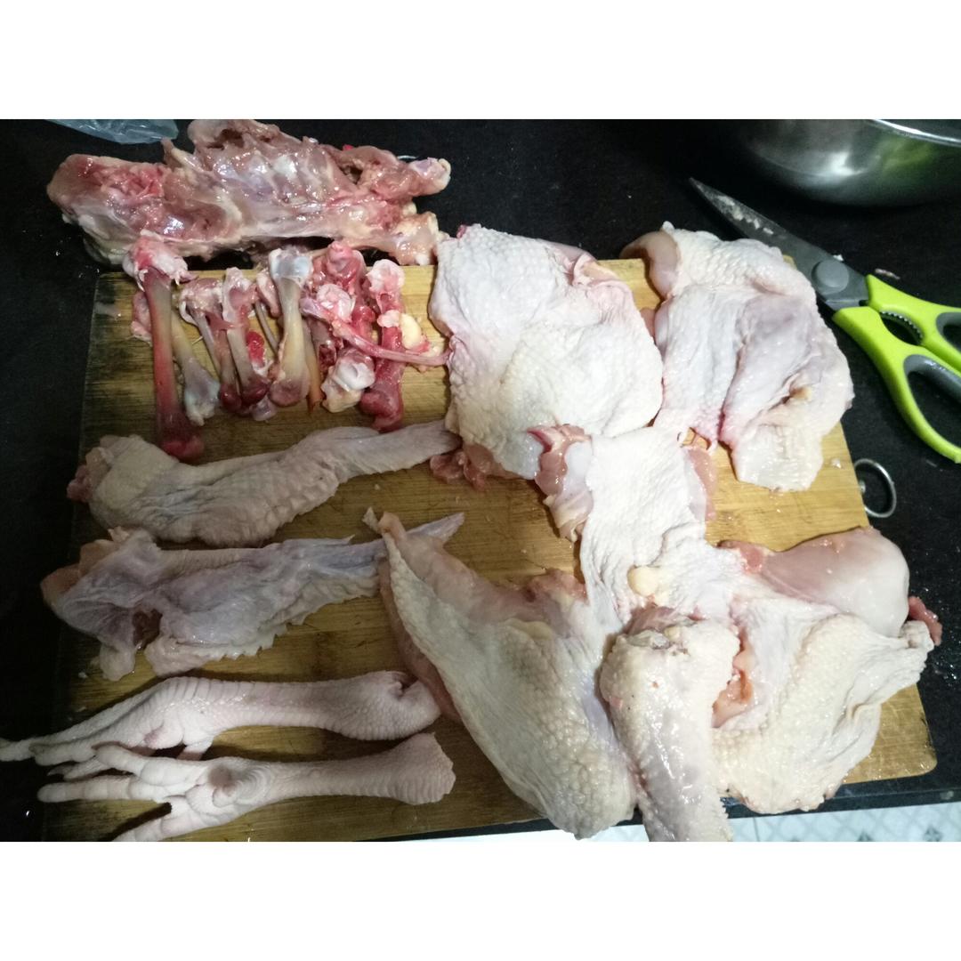 faithinfood做的简单易学的家庭整鸡脱骨