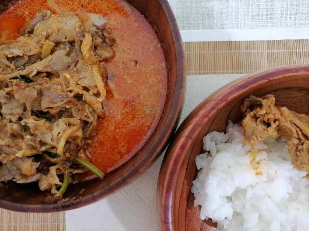 午饭。牛肉卷苏子叶冬阴功汤的做法