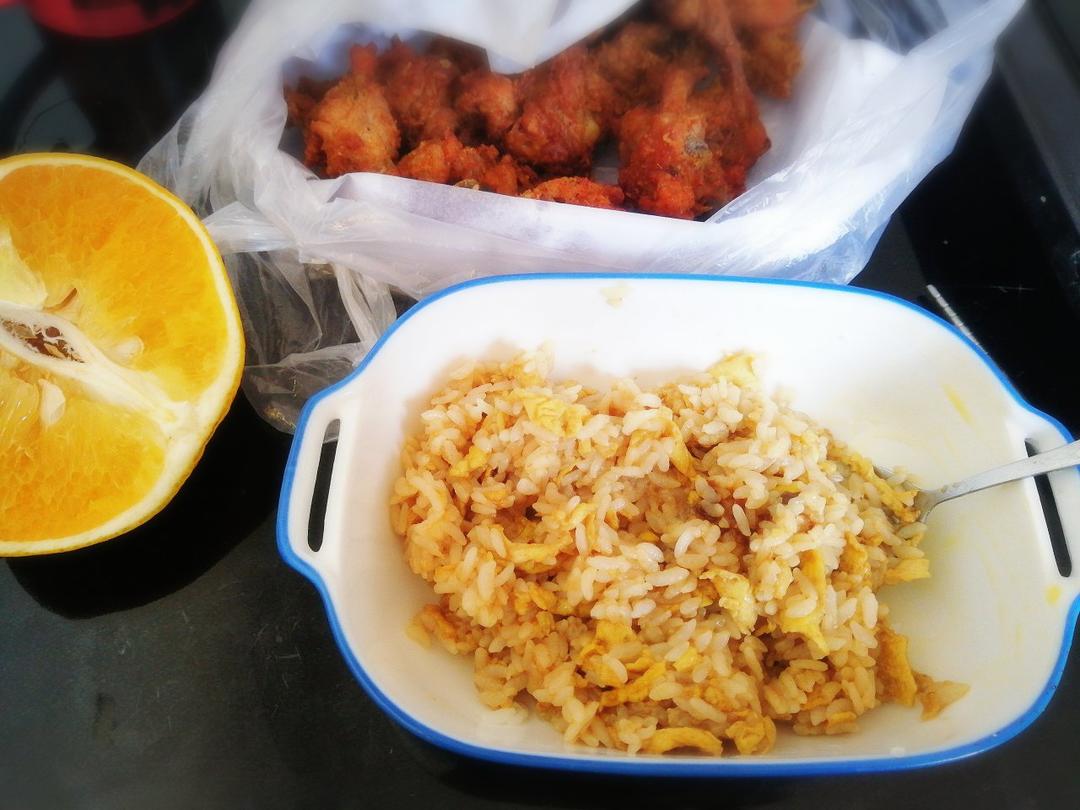 汤汁浓郁的鸡蛋烩饭