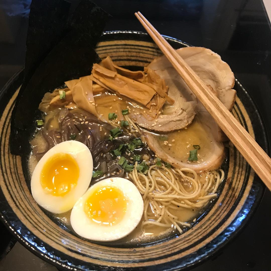 日式豚骨拉面