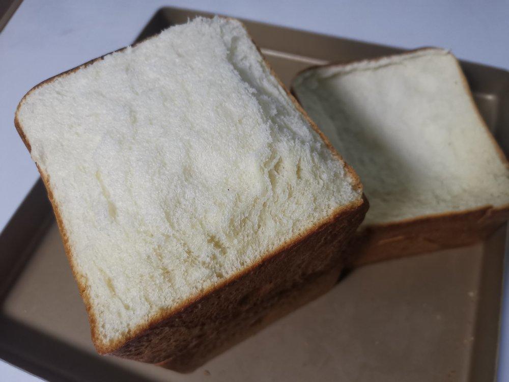 只需一次发酵的超软吐司（附面包机揉手套膜攻略）