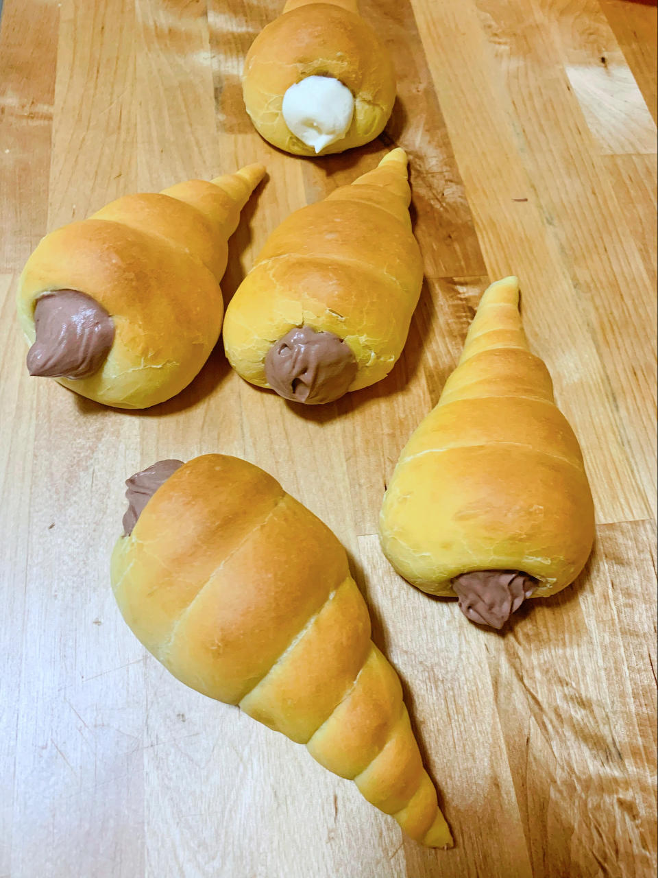 复古奶油海螺卷面包