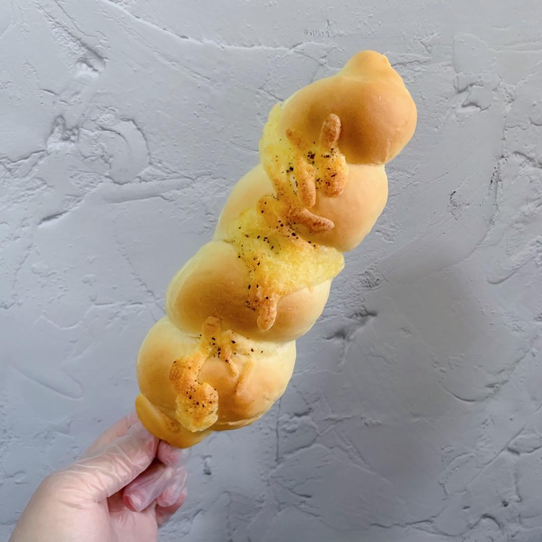 超大个！巨型肠仔包🌭️            我的万能咸面包记录📝