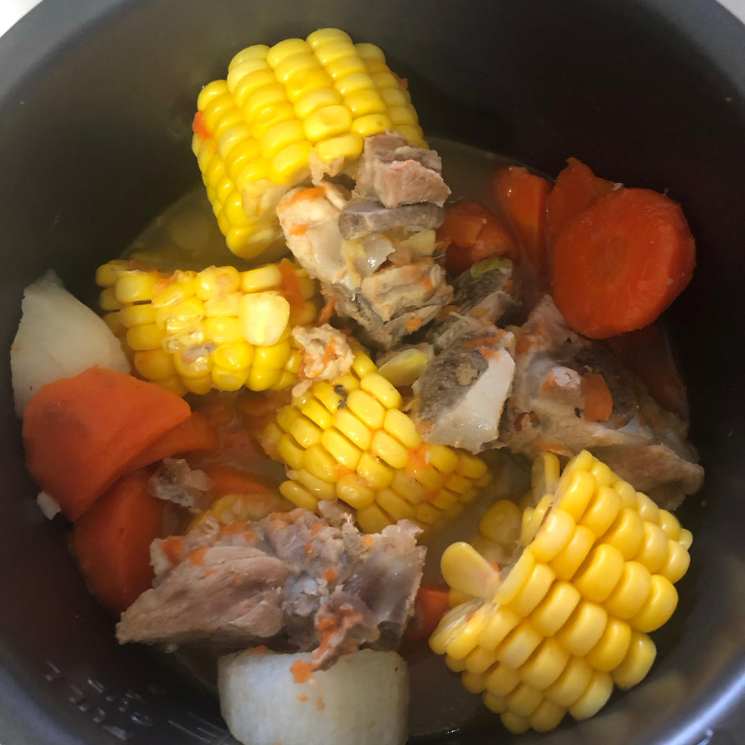 连吃三碗的玉米山药排骨汤