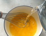 鲜虾蒸蛋的做法的做法 步骤3