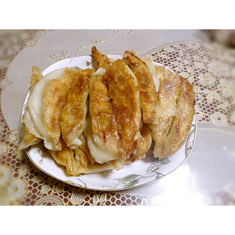 春食韭菜之【鲜肉锅贴】