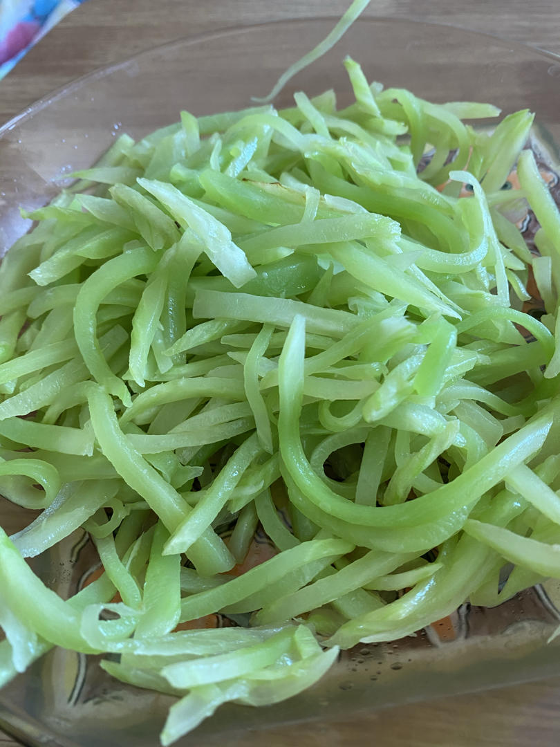 清炒莴笋丝