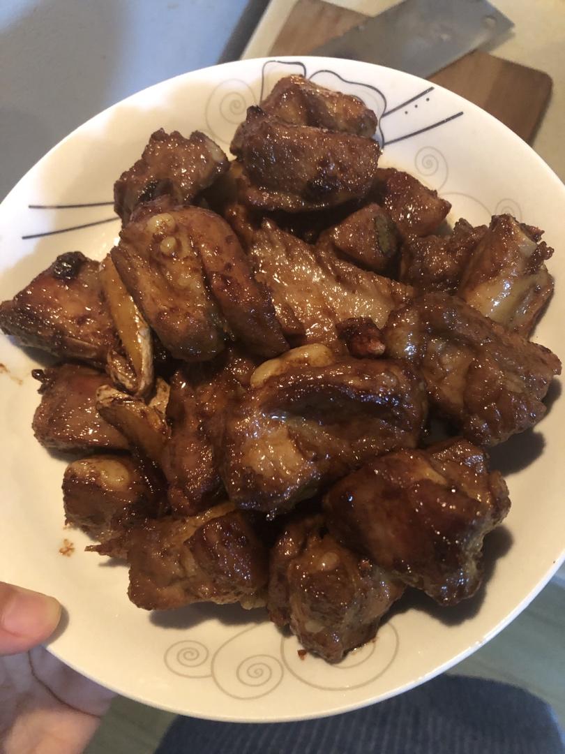 就是小月酱做的家常红烧排骨