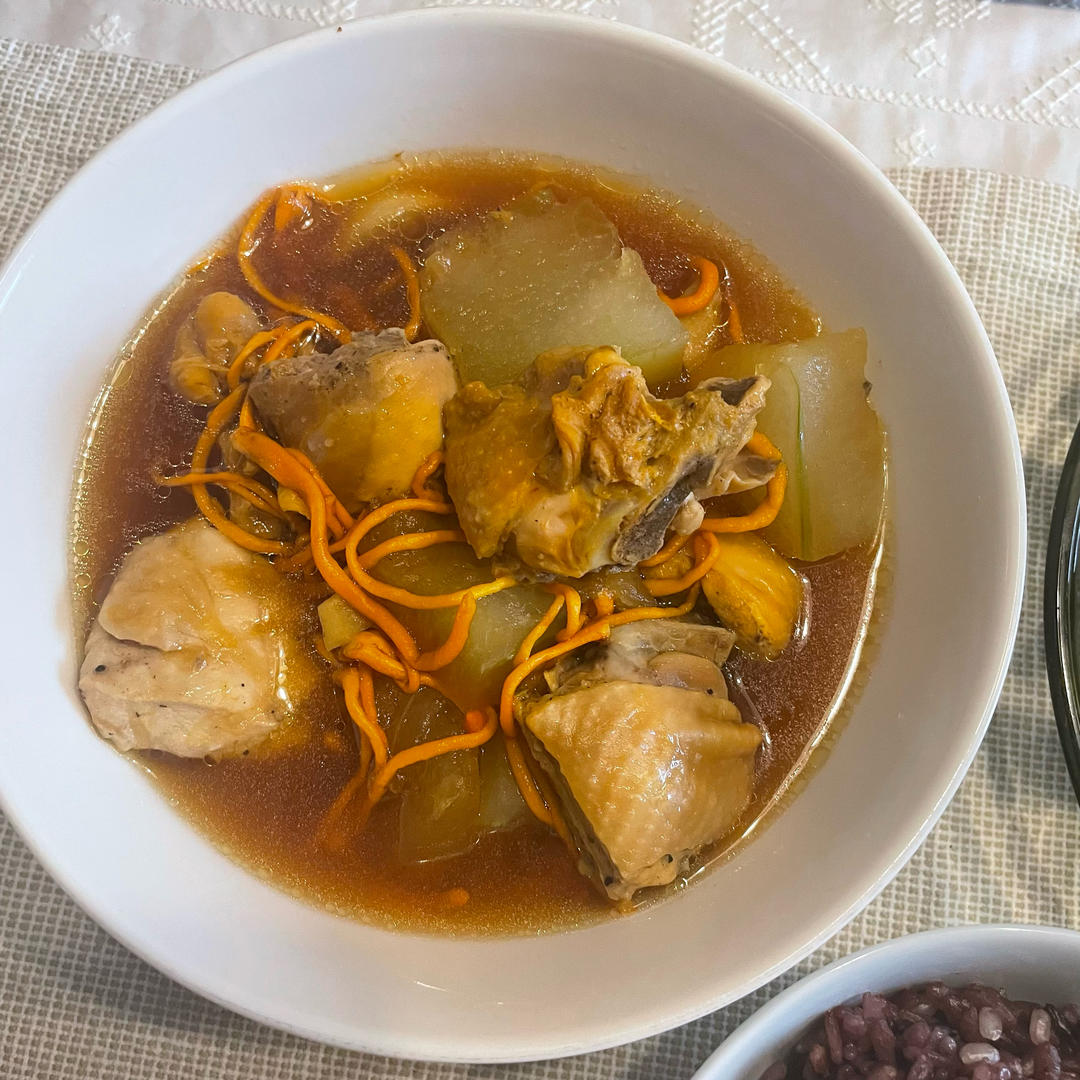 冬瓜虫草花鸡腿（桑拿鸡）