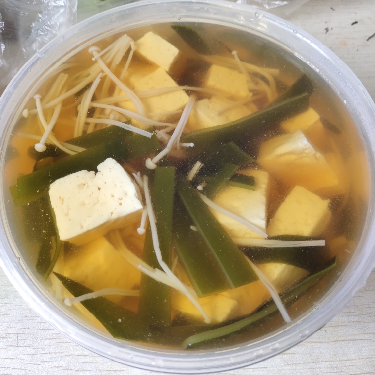 海带金针菇豆腐汤