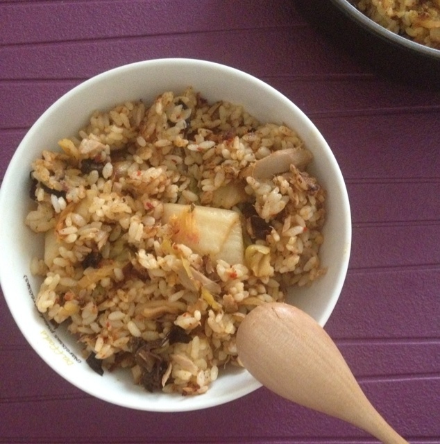 金枪鱼泡菜炒饭