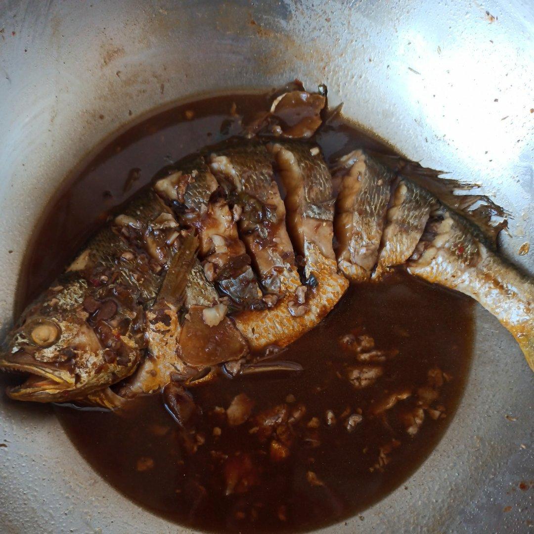 简易版酱焖大黄花鱼