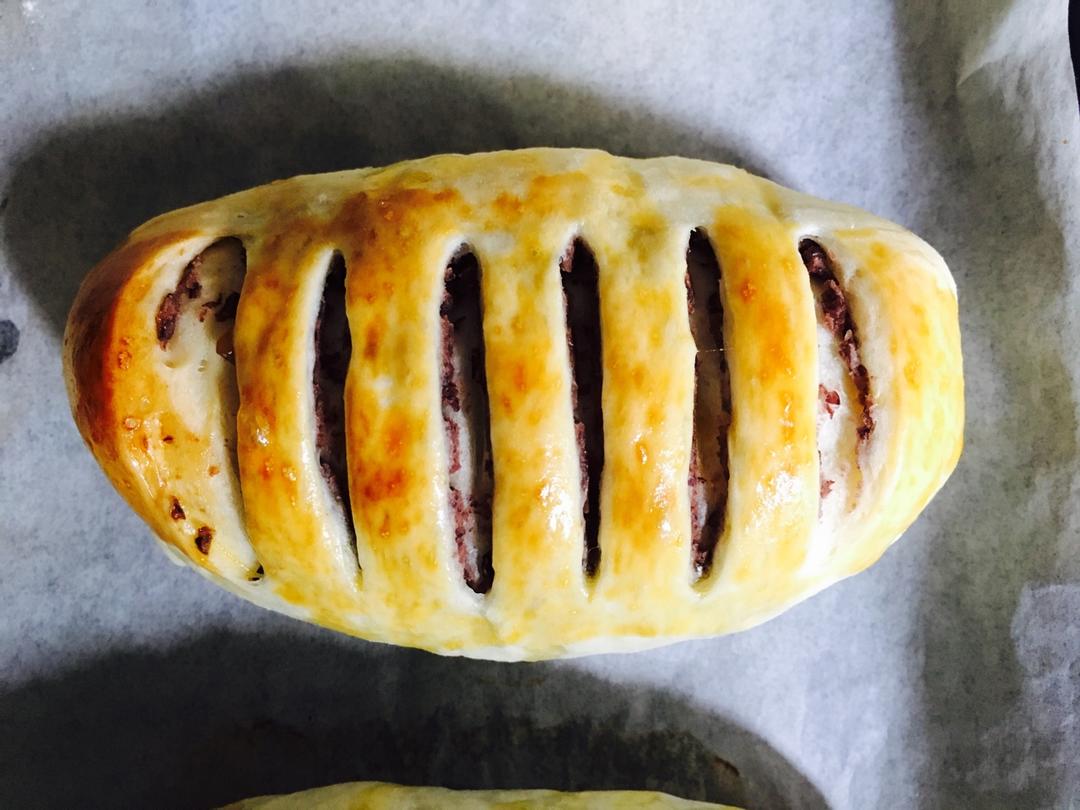 澄00做的红豆沙面包卷