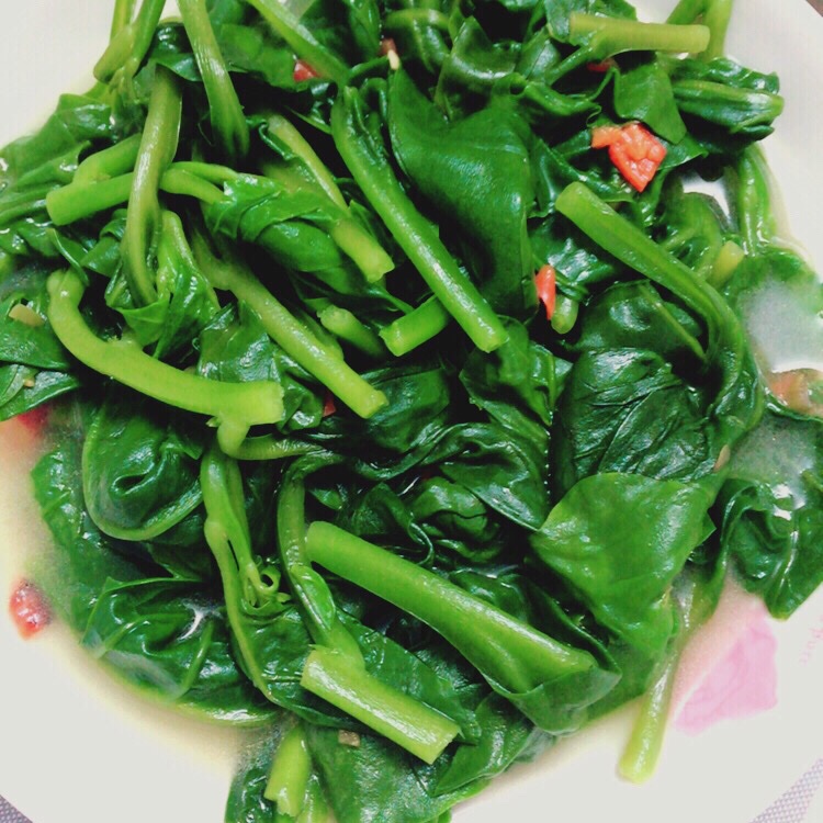 菜儿要变厨神做的清炒蓬蒿菜