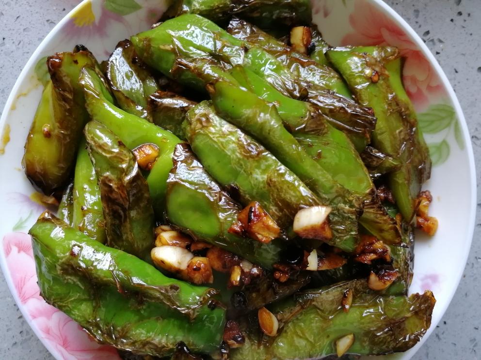 虎皮辣椒的做法