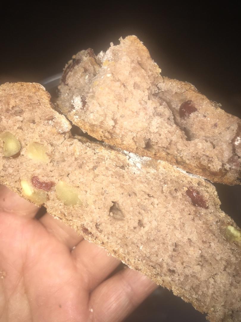 全麦蔓越莓核桃软欧包