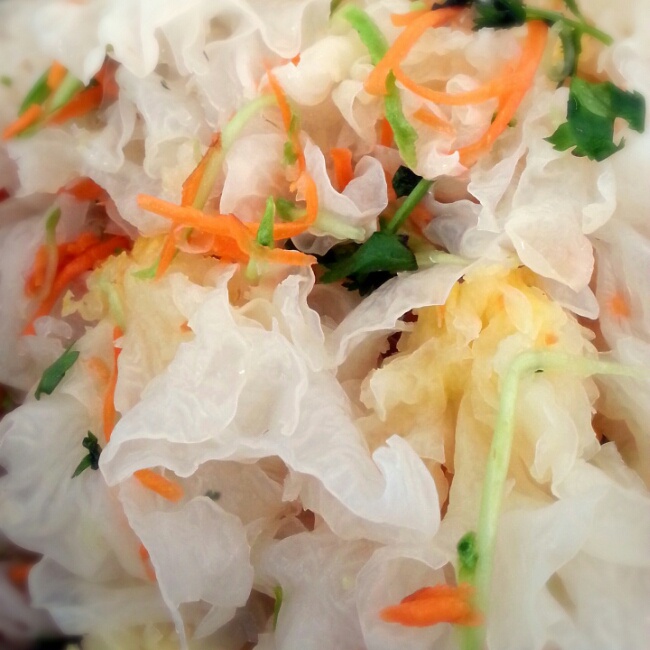 黏黏小乖  ぷ飛雪ぷ做的凉拌银耳凉拌银耳凉菜首页登录注册作品动态