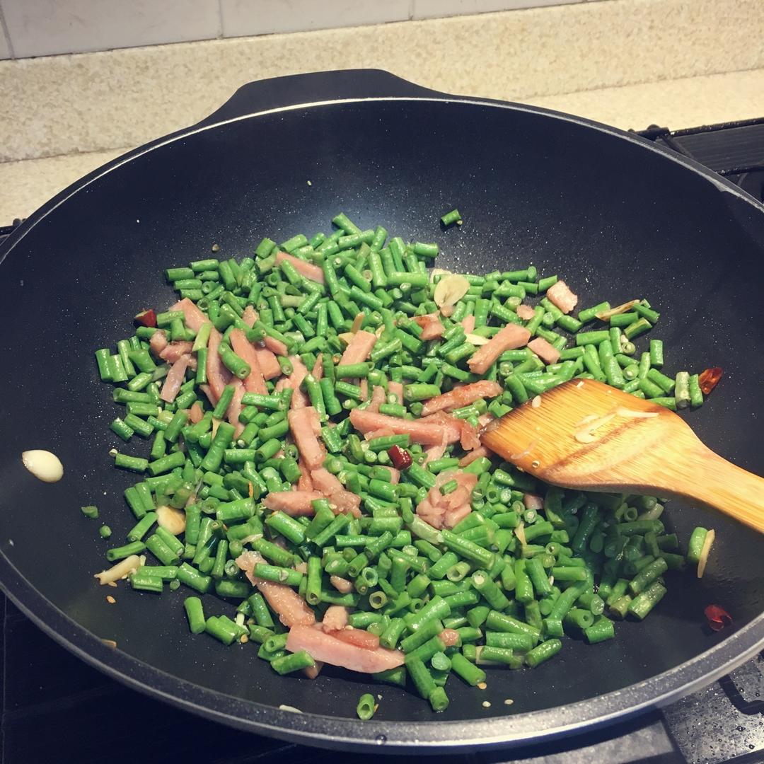 超简单的下饭菜🔥肉末豆角，好吃到流泪