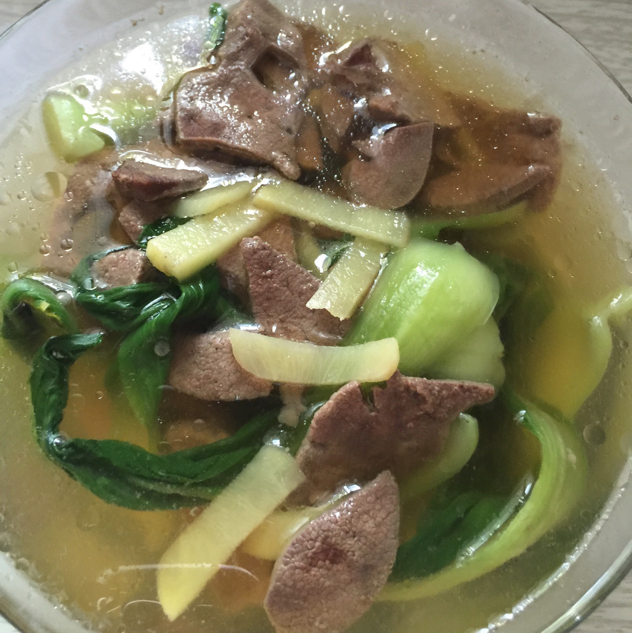 曾迪迪和曾哥不想改名字了做的青菜猪肝汤