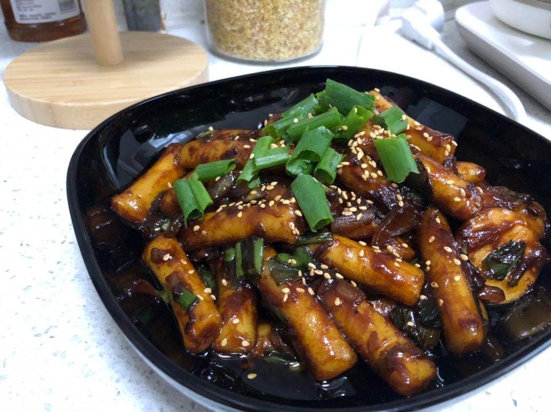 炸酱炒年糕（白老师家常饭版）