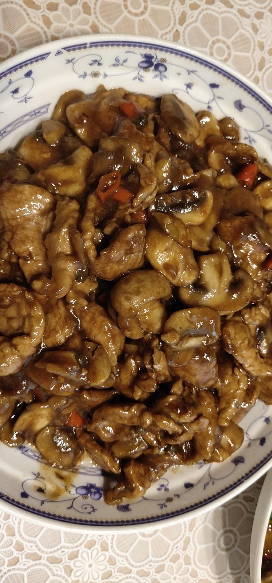 蘑菇里脊肉片的做法