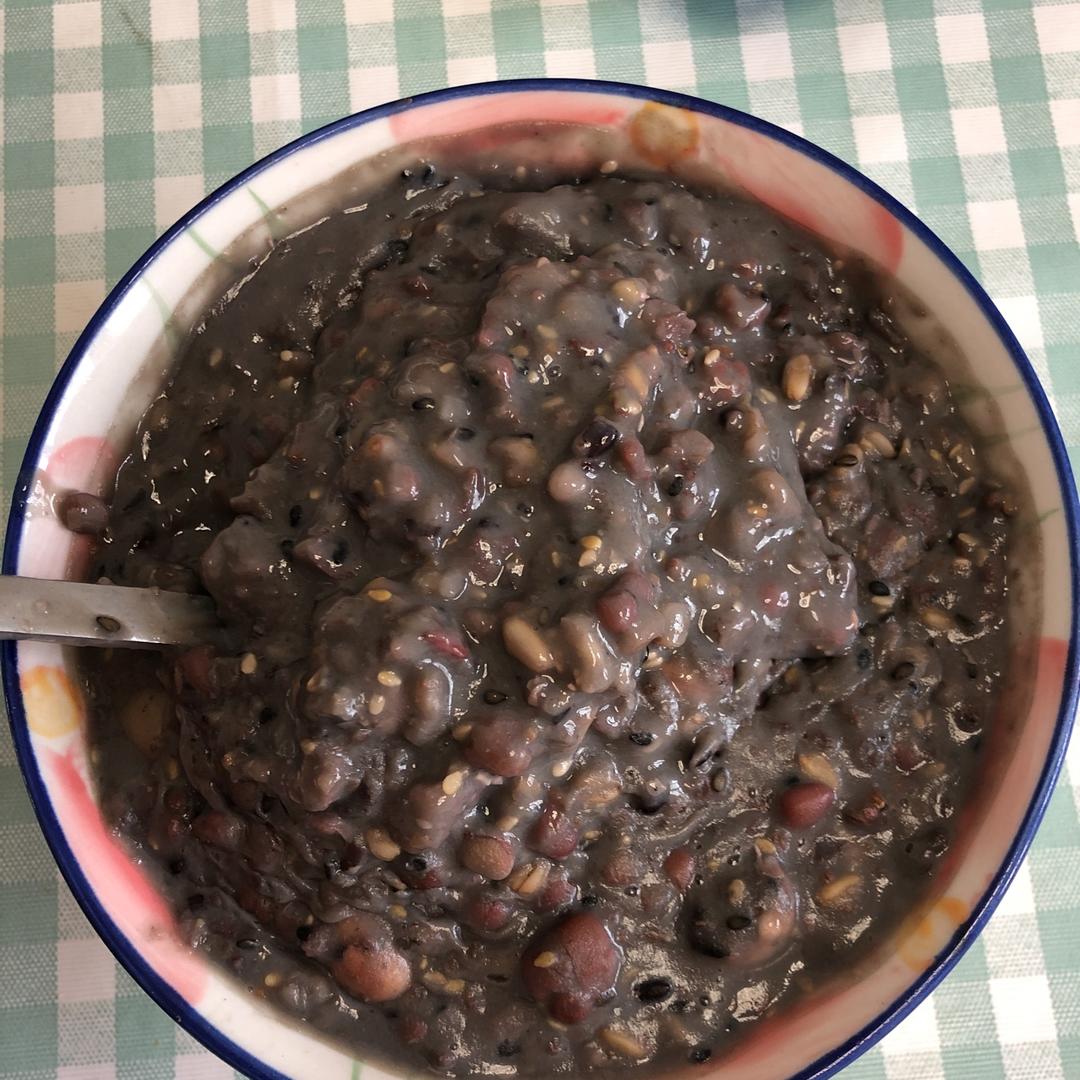 豆浆杂粮粥（别名：回归正轨粥）丨健康·三餐