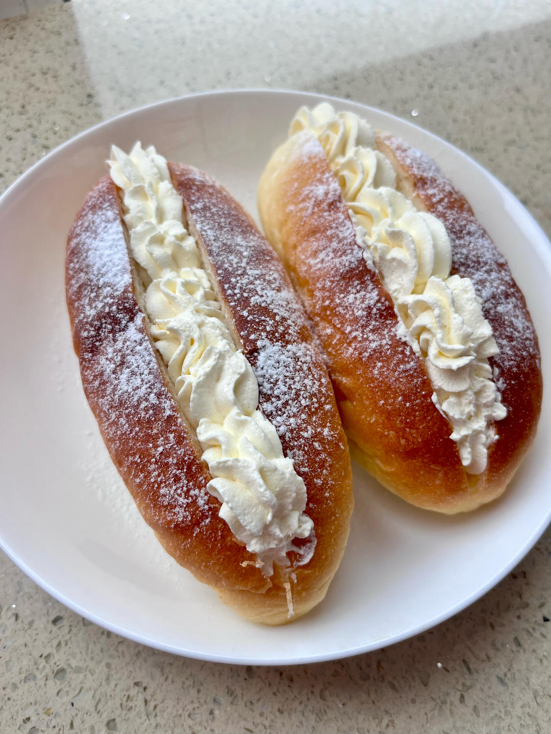 奶香纯粹的重料淡奶油吐司