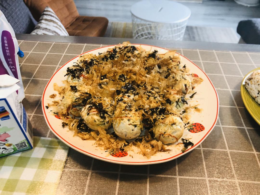 比章鱼小丸子更好吃的，鲜虾小丸子。