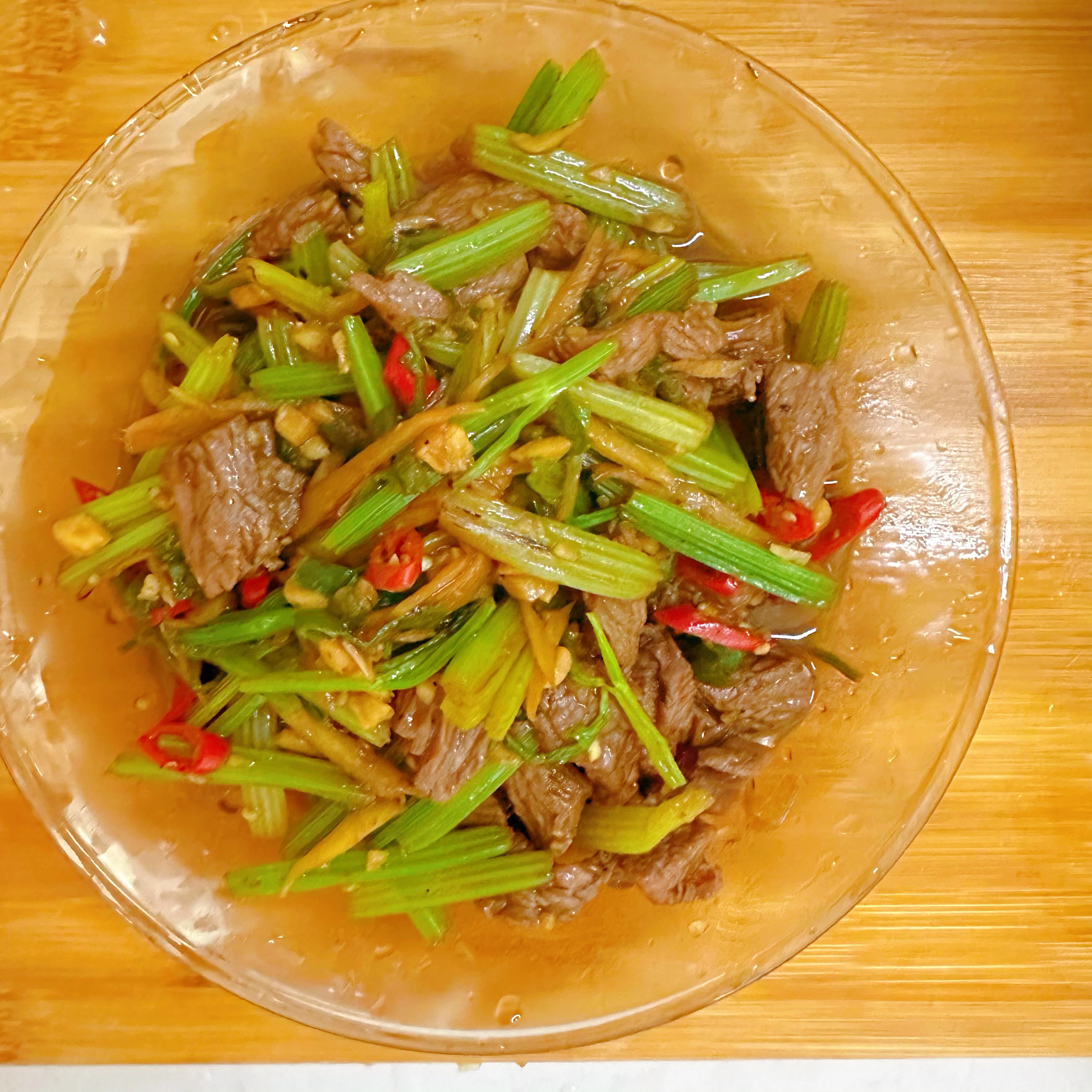 芹菜炒黄牛肉的做法 步骤15