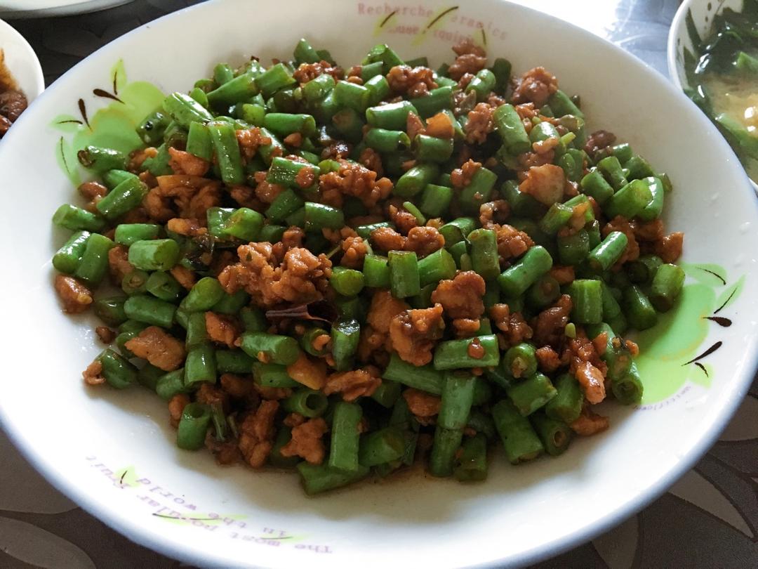 肉沫豆角下饭菜