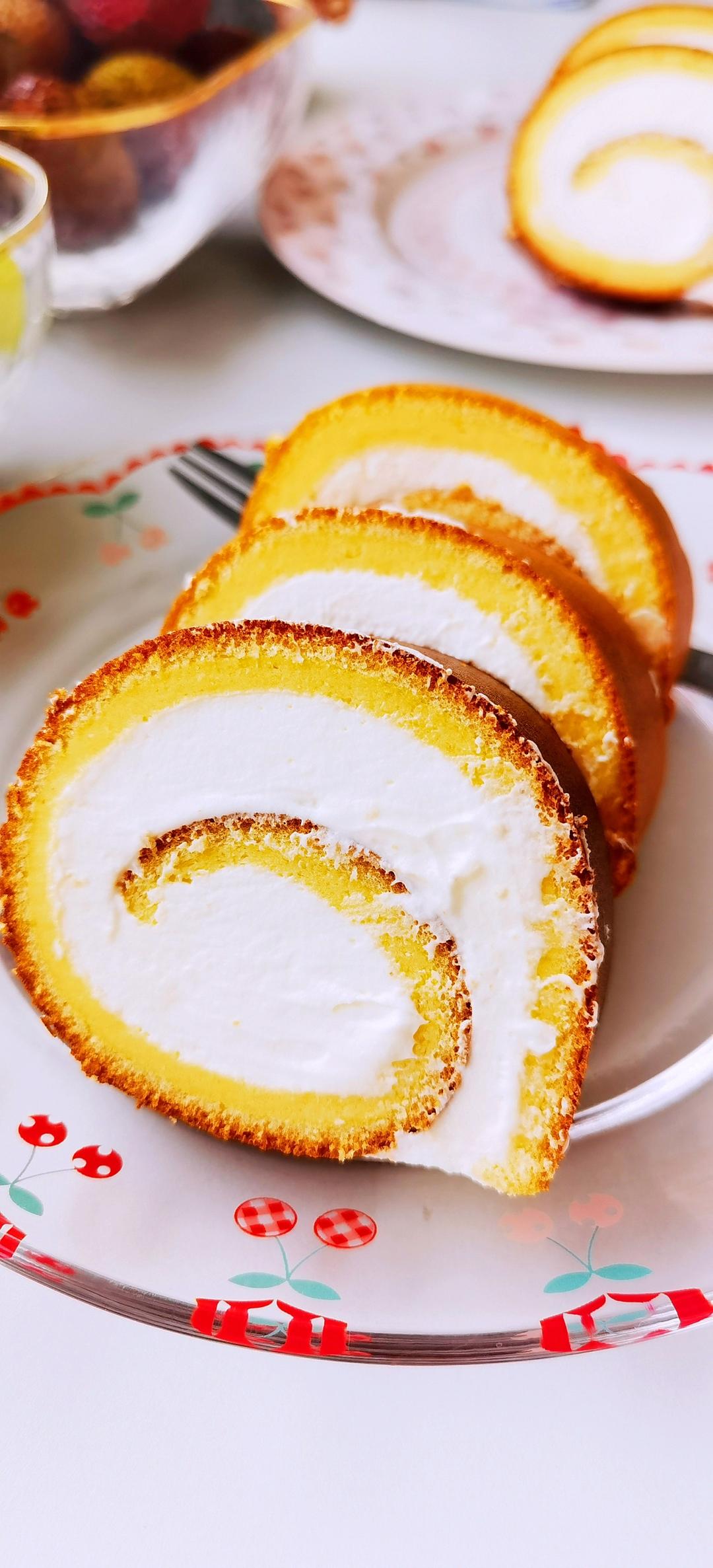 超详细的瑞士卷奶油蛋糕卷原味蛋糕卷的制作方法 饱满不掉皮不开裂（附模具换算方法）