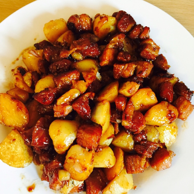 土豆红烧肉