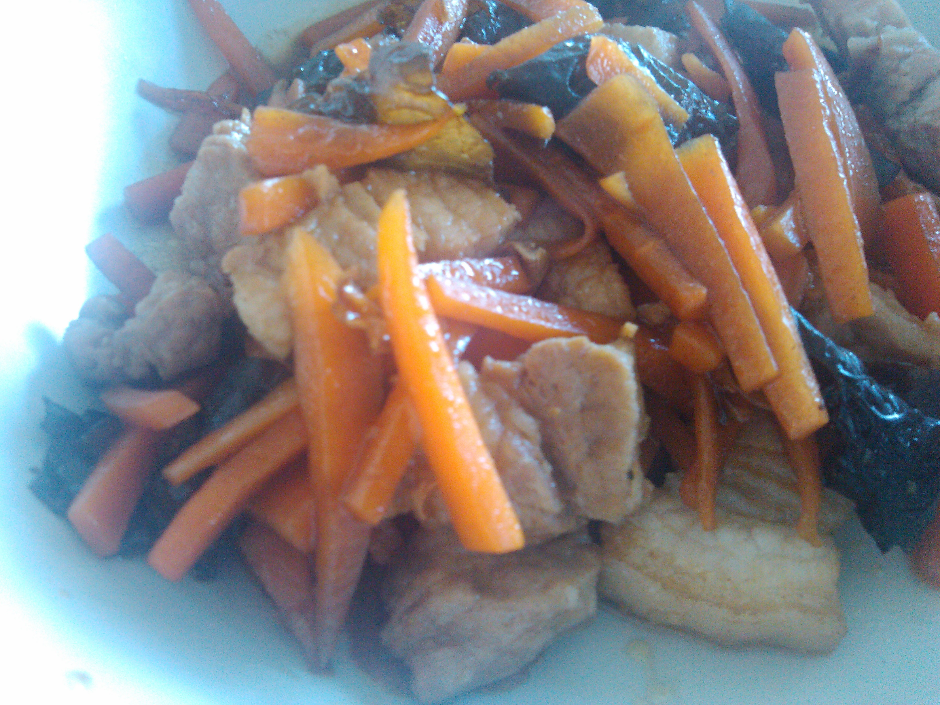 胡萝卜木耳炒肉丝