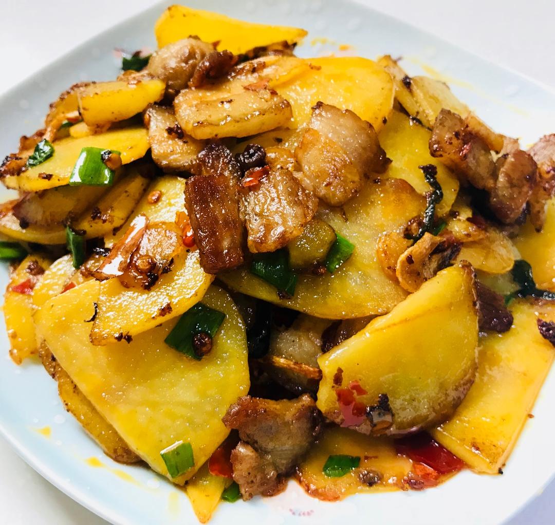 文火耐心煮相思做的土豆片回锅肉