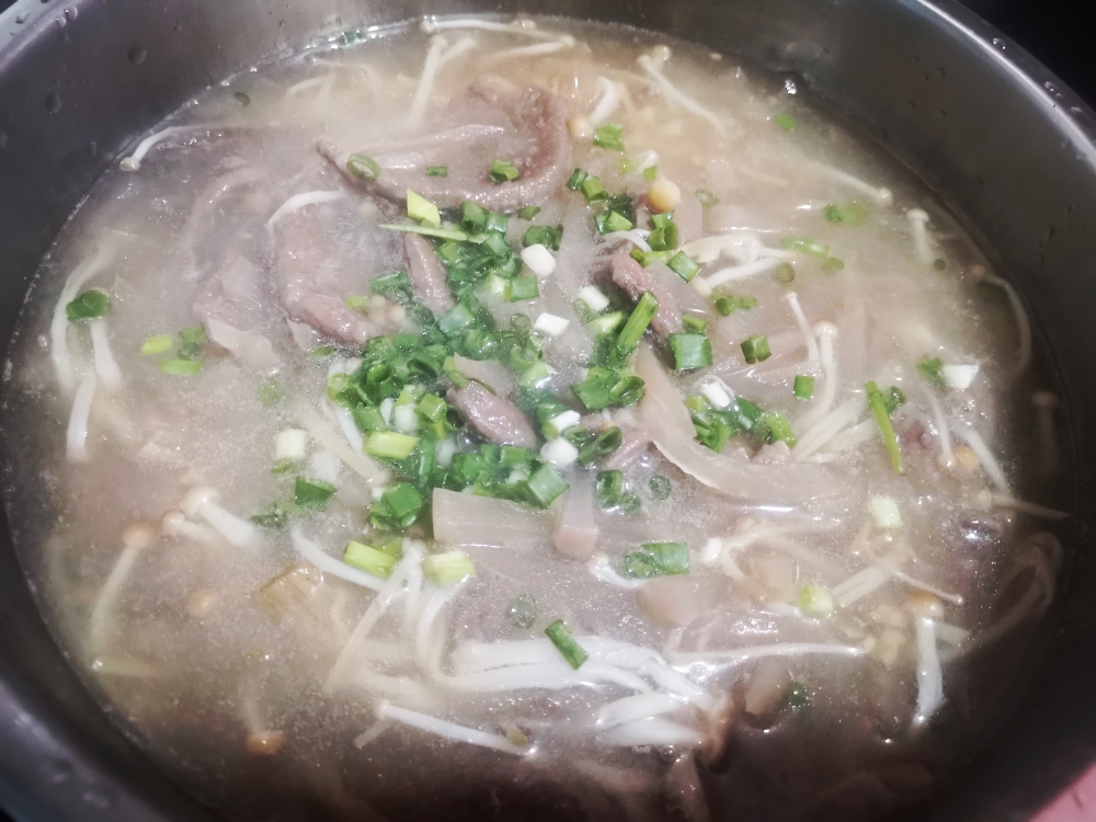 酸萝卜金针菇猪肝汤的做法