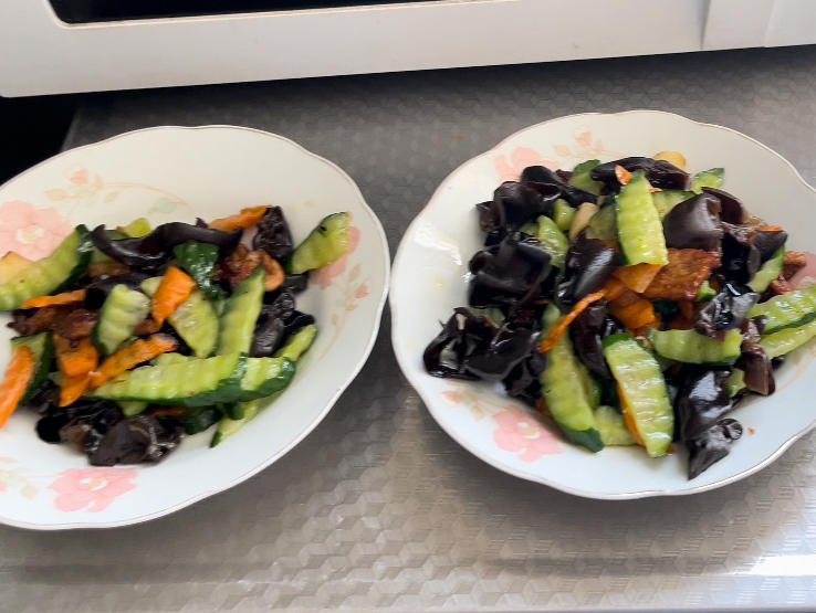 木耳胡萝卜炒肉片