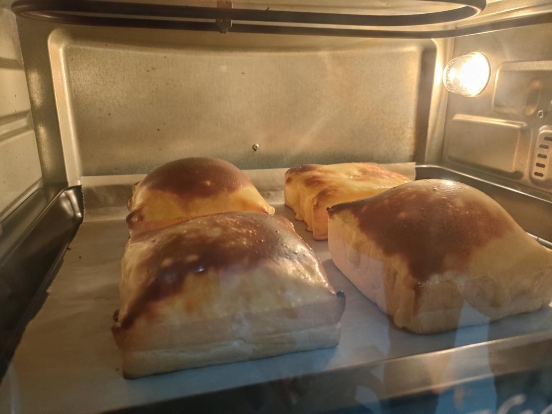 零失败快手岩烧乳酪(熔岩吐司)十分钟网红早餐，好吃哭