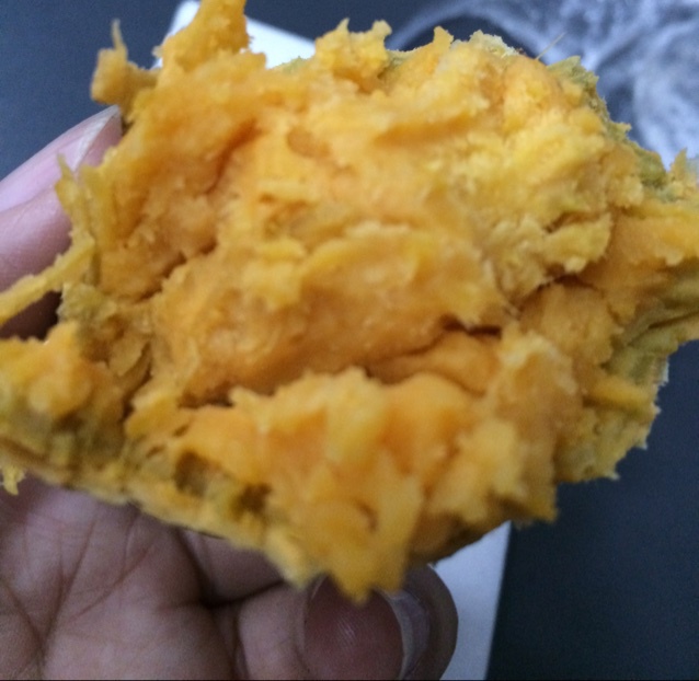 保鲜膜大法版微波炉烤红薯