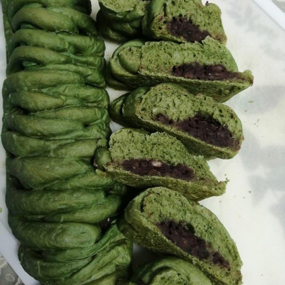 抹茶红豆面包