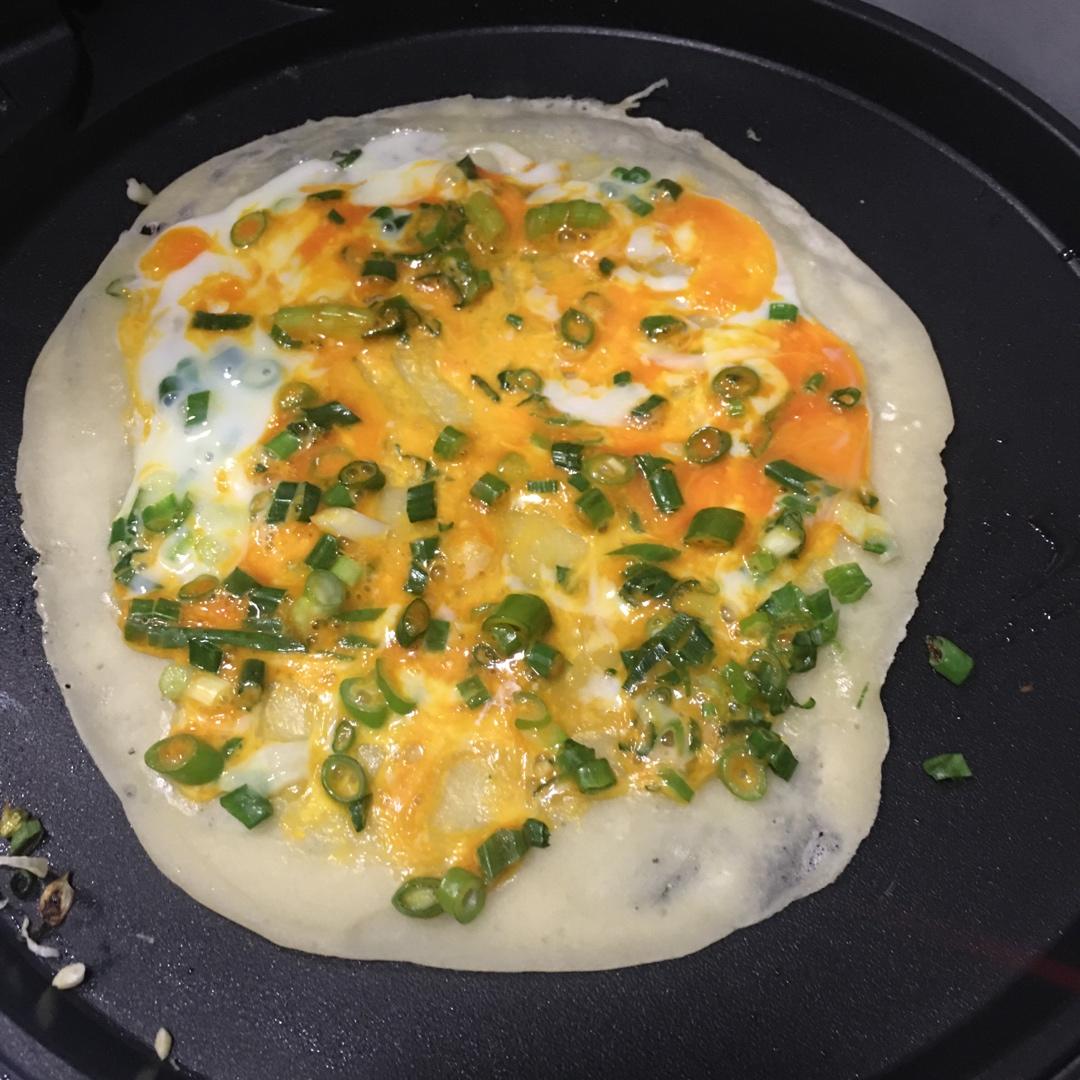 花瓣上的虫虫做的简易早餐鸡蛋煎饼