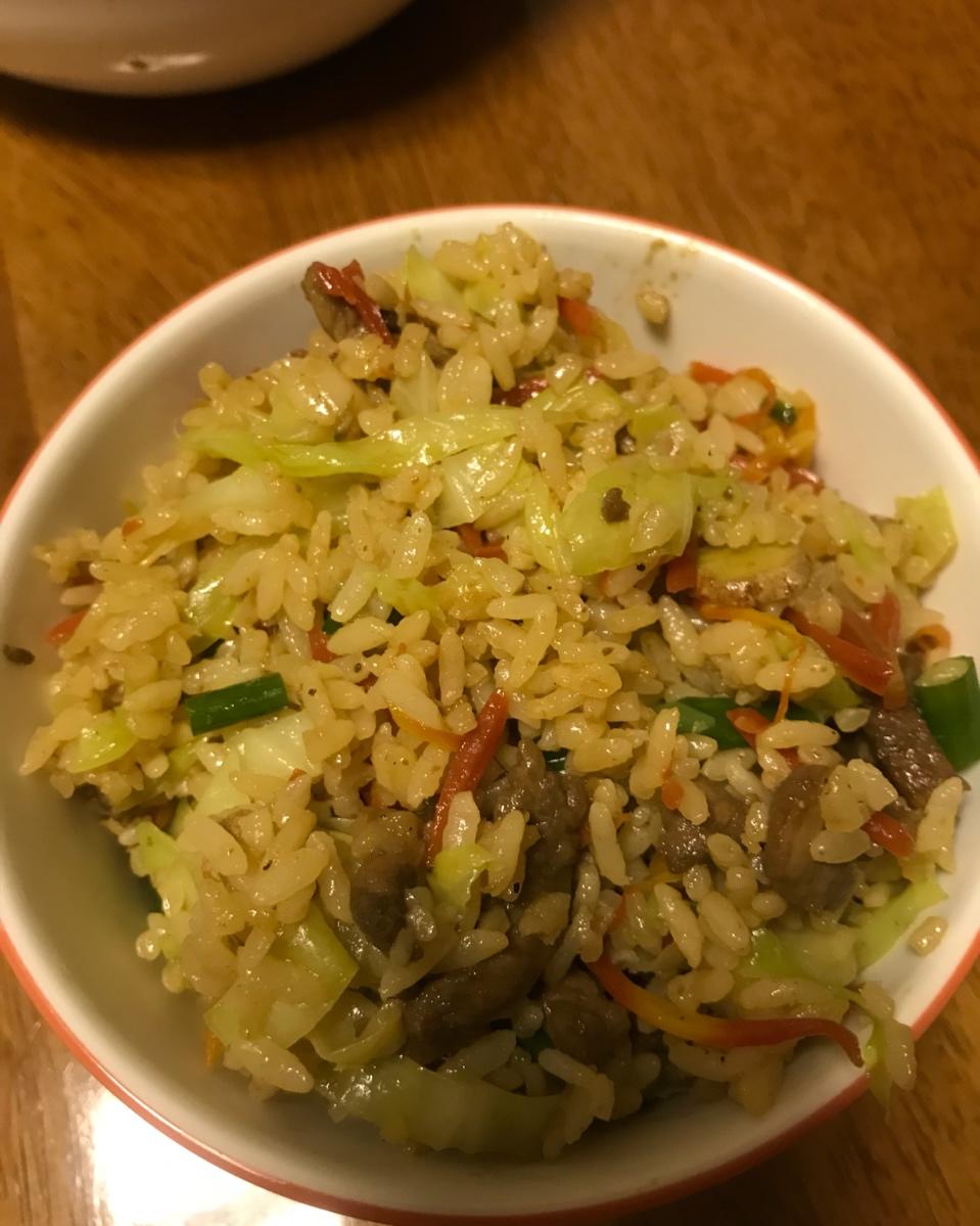 圆白菜牛肉炒饭