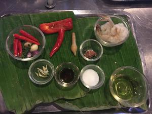 【泰式炒虾】(Stir fried Prawn with Thai chili paste)的做法 步骤1
