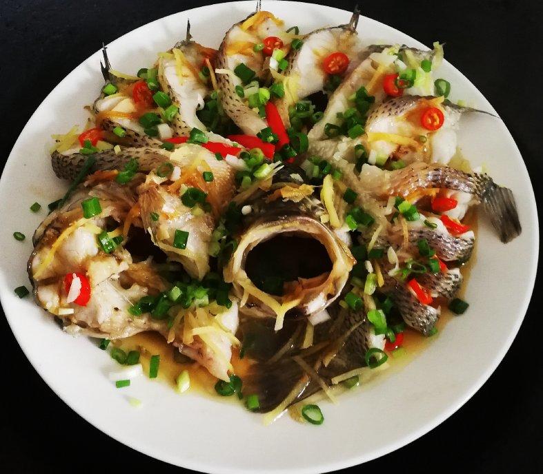 清蒸鲈鱼